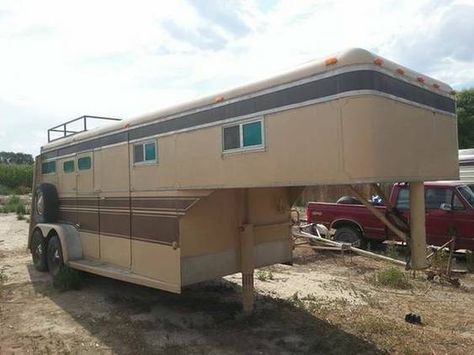 Two horse gooseneck trailer. Brings back memories. Retro Trailers, Cowboy Stuff, Gooseneck Trailer, Two Horses, Horse Trailers, Horse Trailer, Recreational Vehicles, Scale Models, Trailer