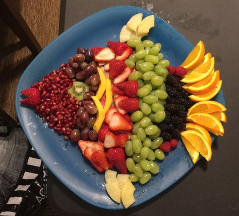 Fish fruit platter Under The Sea Fruit Platter, Fish Fruit Tray, Fish Veggie Tray, Fish Fruit Tray Party Ideas, Fruit Tray Animals, Under The Sea Fruit Tray, Nautical Fruit Tray Ideas, Ocean Themed Fruit Tray, Fish Theme Veggie Tray