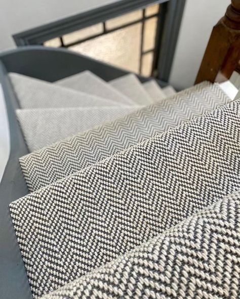 Best Carpet For Stairs, Stair Landing Decor, Victorian Stairs, Stairs Colours, Carpet Staircase, Victorian Hallway, Stair Makeover, Striped Carpets, Stairs Makeover