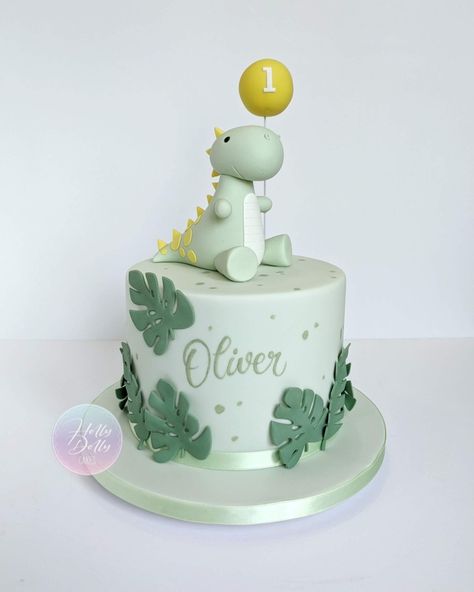 Holly Dolly Cakes, Dino Cake 1st Birthday, First Birthday Cake Dinosaur, Dinosaur Cake First Birthday, Dino 1st Birthday Cake, Green Birthday Cakes For Kids, Baby 1st Birthday Cake Boy, Hatching Soon Cake, Birthday Cake Dinosaur Boys