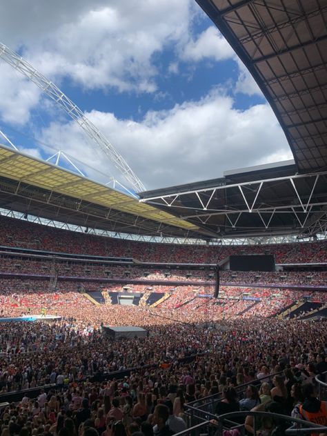 Sold Out Stadium Concerts, Capital Summer Time Ball, Wembley Stadium Concert, Wimbledon Stadium, Stadium Concert, Dream Concert, Set Ideas, Wembley Stadium, 2023 Vision