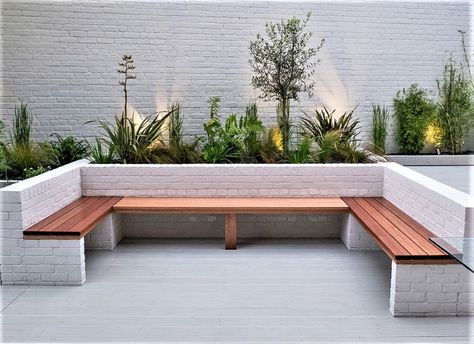 Small Tropical Gardens, Cafe Vibes, Roof Garden Design, Narrow Garden, Side Return, Courtyard Gardens Design, Crepe Myrtle, Back Garden Design, Backyard Seating