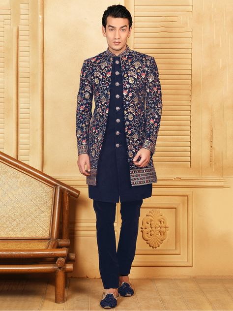 Groom Wedding Sherwani, Western Dress For Men, Indo Western Outfits For Men, Sherwani For Wedding, Casual Wedding Suit, Indo Western Dress For Men, Suit For Men Wedding, Indowestern Sherwani, Mens Wedding Suits