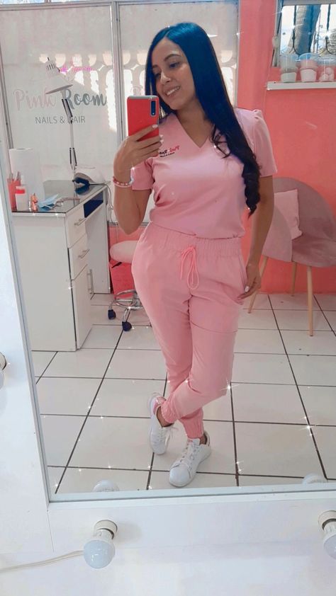 #moda #salon #Nails Nail Salon Uniform Ideas, Nail Salon Uniform, Salon Uniform Ideas, Salon Outfit Ideas, Beauty Salon Uniform Ideas, Nurse Outfit Scrubs, Salon Uniform, Salon Wear, Beauty Room Salon