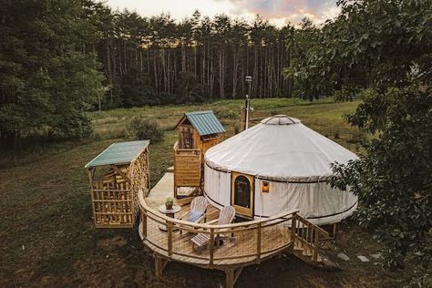 Putney Vermont, Yurt Interior, Luxury Yurt, Views Of Nature, Yurt Home, Yurt Living, Winter Shower, Tiny Houses For Rent, Tiny Cabins