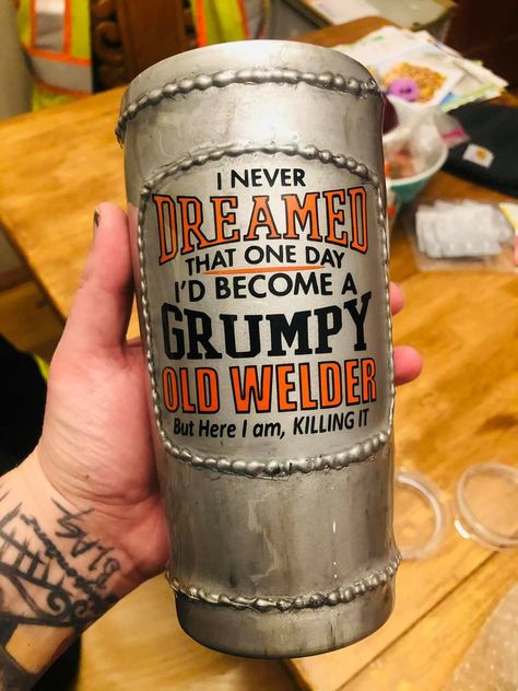 Welder Tumbler Ideas, Tumbler Cups Personalized, Christmas Cups, Diy Cups, Glitter Cups, Machine Shop, Tumbler Cups Diy, Cricut Projects Vinyl, Tumbler Cups