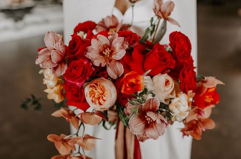 Foliage Bouquet, Gorgeous Calligraphy, Wedding Flower Trends, Peach Bouquet, Valentines Wedding, Blush Bouquet, Wedding Red, Wedding 2025, Wildflower Bouquet