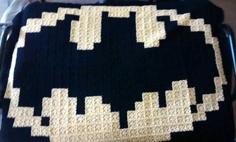 Project granny square Batman blanket: Complete! Batman Granny Square Crochet Blanket, Crochet Batman Blanket, Batman Blanket, Crotchet Blankets, Crochet Batman, Pixel Crochet Blanket, Crochet Kids Blanket, Crochet Granny Square Afghan, Boy Toy