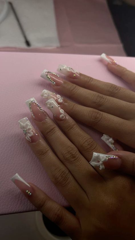 Pink French Nails Design, Classy Square Acrylic Nails, Cute Nail Charms, Halloween Acrylic Nail Ideas, White Medium Nails, Nail Ideas Latina, Cute Medium Length Nails, Medium Nails Acrylic, Quince Nails