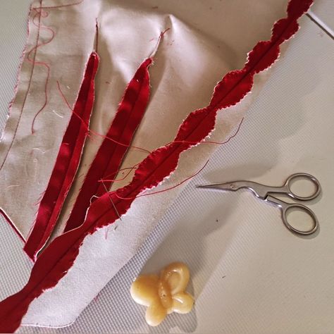 Handsewing my bodice edges for a new historical inspired pattern... #wip #seamstress #handsewing #historicalsewing #historicalclothing Historical Clothing, Diy Clothes, Hand Sewing, Bodice, Sewing, Pattern, Clothes, Diy Clothing