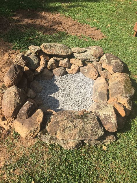 Creek Rock Fire Pit, Natural Rock Fire Pit, River Rock Fire Pit, Rock Fire Pit, Natural Fire Pit, Fire Pit With Rocks, Outdoor Fire Pit Area, Fire Pit Seating Area, Outside Fire Pits