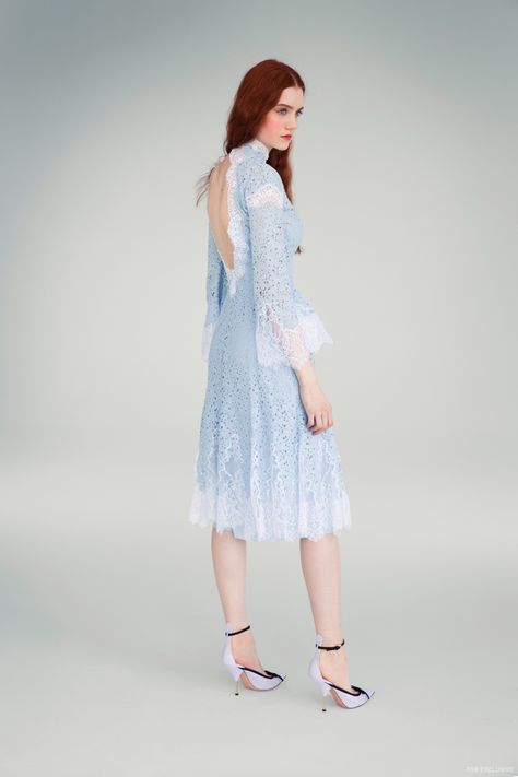 Blumarine Blue White Lace Dress, Kenneth Jay Lane Pearl Ring and Rochas­ Shoes Fresh Face, Actor Model, Lace White Dress, Adele, White Lace, Western Fashion, Work Outfit, Lace Dress, Spring Fashion