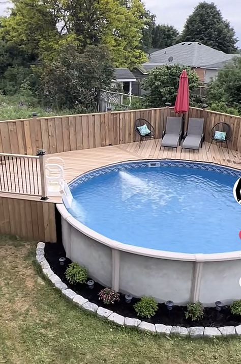 Above Ground Pool Landscape, Cheap Pool Deck Ideas, Deck Decor Ideas, Pool Deck Decor, Decks Around Pools, Small Backyard Pool, Inground Pool Landscaping, Pool Deck Plans, Cheap Pool