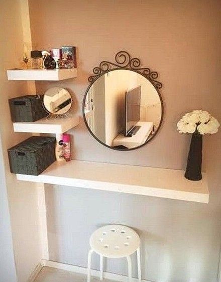 Makeup Organization Ideas Small Spaces, Organization Ideas Small Spaces, Makeup Organization Ideas, Easy Room Decor, Vanity Room, Girl Bedroom Decor, Room Design Bedroom, Room Makeover Inspiration, Decor Minimalist