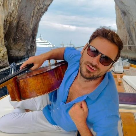 Hauser Cello Selfie, Cello Photo, Keith Urban Concert, Cello Photography, Hauser Cello, Just Do It Wallpapers, Cello Player, Stjepan Hauser, Tears In Heaven