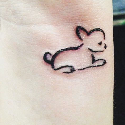 Dog Tattoo - Is that what you have in mind? Take action immediately while everything is still fresh in your mind. Visit IMMEDIATELY to view more. Chihuahua Outline, Tatoo Dog, A Small Tattoo, Chihuahua Tattoo, Tiny Chihuahua, 강아지 그림, Tattoo Outline, Dog Tattoo, Dog Tattoos