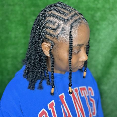 Short Fulani twists ❤️ Fulani Natural Hairstyles, Fulani On Natural Hair, Fulani Twists, Short Twist Hairstyles, Fulani Twist, Cornrow Styles For Kids, Twist Short, Diy Hairstyle, Quick Natural Hair Styles