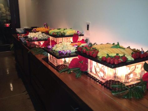 Lighted Fruit Display Catering Display Ideas, Cupcake Displays, Buffet Set Up, 53rd Birthday, Catering Table, Buffet Stand, Catering Food Displays, Fruit Bars, Catering Buffet