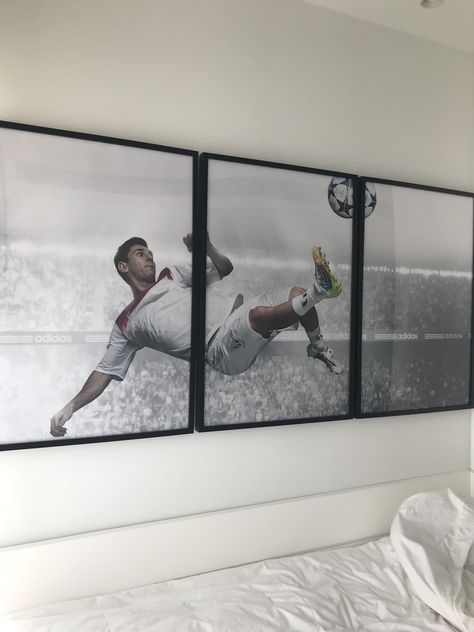 Messi Bedroom Ideas, Messi Bedroom, Soccer Room Ideas For Boys, Soccer Bedroom Ideas, Soccer Bedroom Decor, Boys Soccer Bedroom, Soccer Themed Bedroom, Soccer Room Decor, Green Boys Room