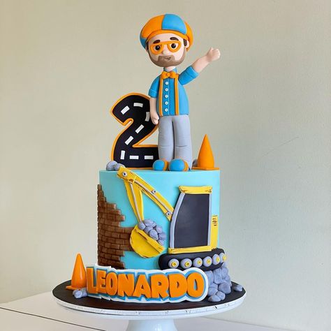 Mastello Creations on Instagram: “My second Blippi cake in a week. I don’t know much about this character but he seems fun. The kids seem to love him. Happy 2nd birthday…” Blippi Monster Truck Cake, Blippi Birthday Cake, Blippi Party, 3rd Birthday Party For Boy, Monster Truck Cake, Truck Cake, Truck Cakes, Safari Theme Party, 2nd Birthday Party Themes