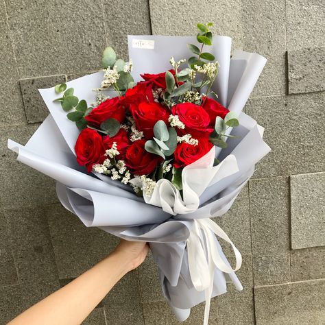 8 Roses Bouquet, Korean Rose Bouquet, Simple Boquets, Simple Rose Bouquet, Small Rose Bouquet, Red Rose Flower Bouquet, Paper Flower Bouquet Diy, Red Roses Bouquet, Roses Bouquet Gift