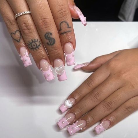 Cute Pink Heart, Classy Lifestyle, Nails Love, Princess Beauty, Vintage Nails, Heart Nail, Nail Pops, Cute Acrylic Nail Designs, Simple Acrylic Nails