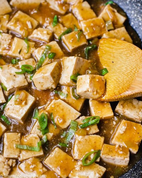 Authentic Chinese Sticky Tofu 溜豆腐 | This Authentic Chinese vegan stir fried sticky tofu is covered in a delicious and flavorful sauce. It’s packed with traditional flavors and is easily made in 15 minutes. Served with rice, this Chinese tofu recipe is a perfect healthy weeknight dinner that the whole family will love! This Chinese tofu recipe is made with simple and accessible ingredients available In your closest grocery store. #authenticchineserecipe #chinesestirfrysauce #chinesetofurecipe Chinese Tofu Recipes, Chinese Stir Fry Sauce, Chinese Tofu, Sticky Tofu, Vegan Stir Fry, Vegan Protein Sources, Chinese Sausage, Authentic Chinese Recipes, Easy Stir Fry