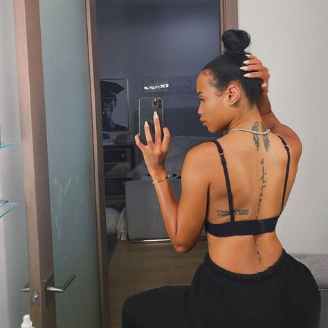 samaria leah Samaria Leah, Girl Spine Tattoos, Back Tattoo Women Spine, Spinal Tattoo, Girl Back Tattoos, Back Of Neck Tattoo, Neck Tattoos Women, Black Girls With Tattoos, Inspiration Tattoos