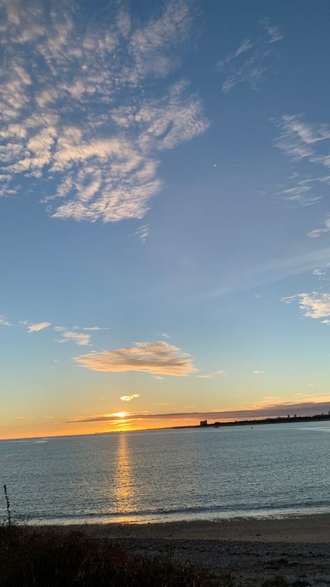 Coucher à La Rochelle, France La Rochelle France, Celestial Bodies, Sun, France, Quick Saves