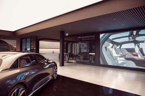 Lucid plans nine showrooms by the end of the year for its electric car Lucid Motors, Riviera Beach, Collision Repair, Vr Experience, Century City, Car Showroom, Luxury Sedan, Store Opening, Luxury Suv