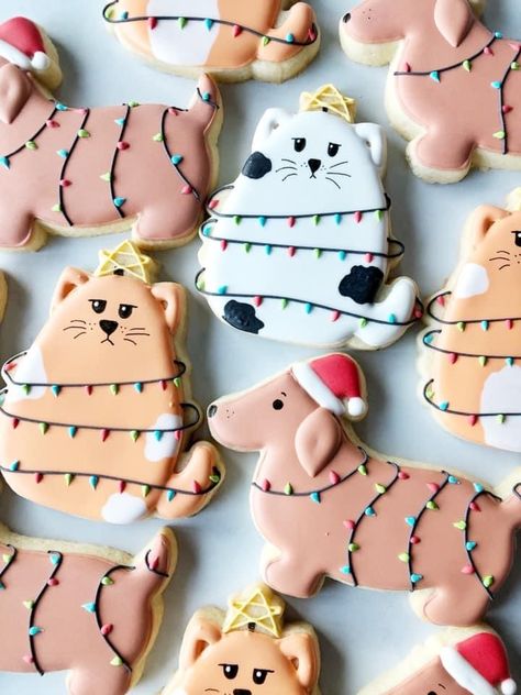 Cat Christmas Cookies, Dog Sugar Cookies Decorated, Winter Sugar Cookies Decorated, Gingerbread Animals, Hippo Cookies, Animal Sugar Cookies, Dog Cookie Recipes, Farm Cookies, Cute Christmas Cookies