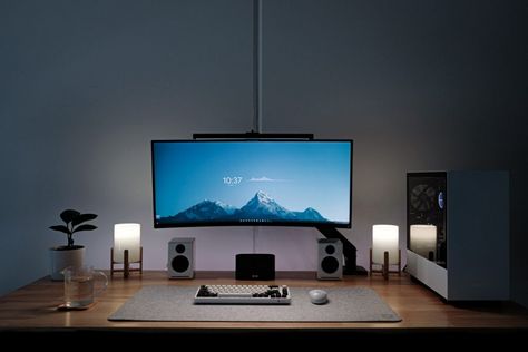 Minimal Desk Setup, Gaming Computer Room, Room Minimal, Minimal Desk, Modern Workspace, Clean Desk, Minimal Living Room, Computer Desk Setup, Desk Setups