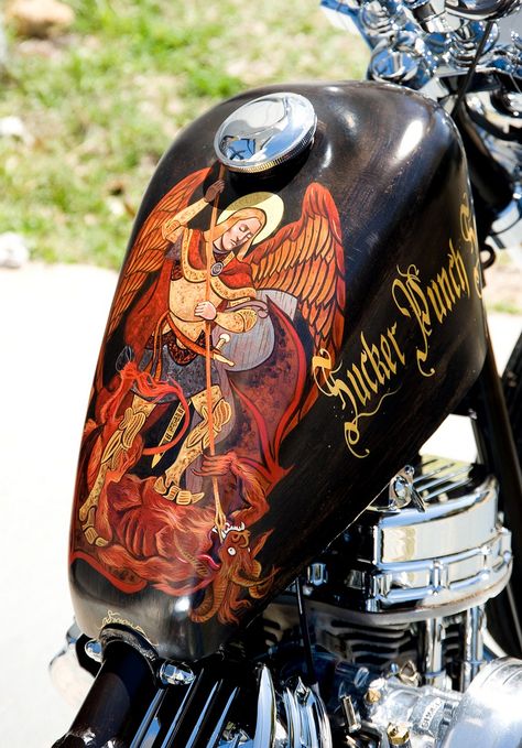 Peanut Tank Motorcycle, Harley Gas Tank Paint Ideas, Motorcycle Gas Tank Art, Fuel Tank Design, Vrod Custom, Christian Motorcycle, Airbrushed Tanks, Gas Tank Paint, Chopper Tank