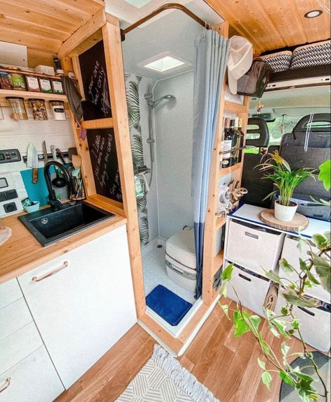 Van Camping Ideas, School Bus Tiny House, Caravan Home, Bus Living, Kombi Home, Van Conversion Interior, Diy Camper Remodel, Campervan Life, Best Tiny House