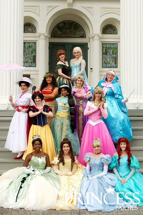 Princess Poses, Disney Doors, Disney World Princess, Disney Princess Cosplay, Fashion Show Themes, Disney Live Action Movies, Disney Princess Costumes, Disney Princess Fashion, Princess Cosplay