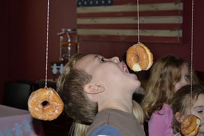 Kids bobbing for doughnuts.  Great idea for an Elf breakfast.  Isn't this exactly how a mischievous Elf would serve breakfast? Moshi Monster, Kids Bob, Doughnut Party, Christmas Pajama Party, 6th Birthday Party, Pancakes And Pajamas, Cookies Theme, Moshi Monsters, Donut Birthday