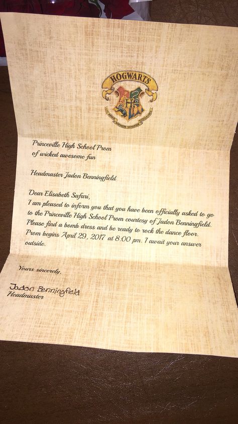 Harry Potter promposal Harry Potter Promposal, Harry Potter Bridesmaid, Promposal Ideas For Him, Bridesmaid Dance, Bridesmaid Proposal Ideas, Cute Promposals, Harry Potter Invitations, Funny Prom, Prom Posters