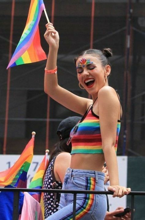 Pride Parade Outfit, Gay Pride Parade, Mode Kawaii, Pride Makeup, Pride Day, Pride Outfit, Pride Parade, Victoria Justice