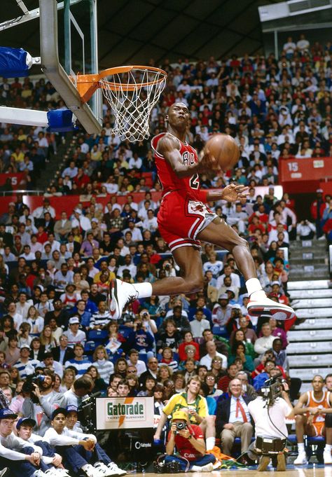 G.O.A.T. Michael Jordan Photos, Michael Jordan Pictures, Nba History, Basket Nba, Jordan Photos, Michael Jordan Chicago Bulls, Michael Jordan Basketball, Bola Basket, Chicago Sports