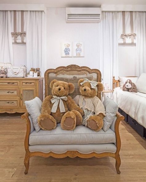 Teddy Bear Room Decor, Parisian Nursery, Vintage Playroom, Pastel Palettes, Kids Room Ideas, Elegant Nursery, Nursery Room Design, Baby Room Inspiration, Nursery Room Inspiration