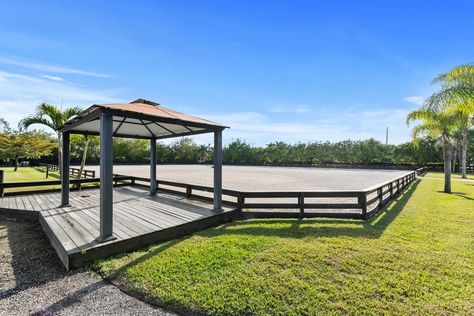 Outdoor Riding Arena, Horse Training Ground Work, Luxury Horse Barns, Horse Riding Arena, Dream Barn Stables, Stable Yard, Horse Barn Ideas Stables, Riding Arena, Hacienda Homes