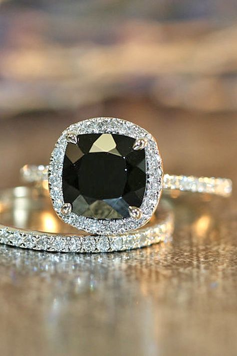 engagement rings with black or yellow diamond 3 Get Married, Expensive Wedding Rings, Black Diamond Jewelry, Ring Guide, Black Engagement Ring, Black Wedding Rings, Modern Engagement Rings, Engagement Ring Vintage, Black Diamond Ring Engagement