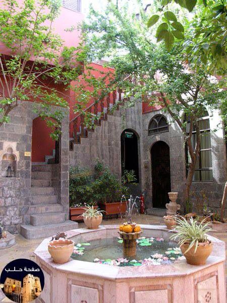 Old house in Aleppo, Syria Old Traditional House, House Plans With Courtyard, U Shaped House Plans, U Shaped Houses, Syria Damascus, Courtyard House Plans, Courtyard House, Courtyard Garden, Islamic Architecture