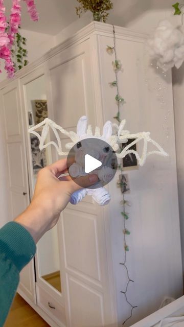 Pipe Cleaner Dragon Tutorial, Pipe Cleaner Dragon, Diy Dragon, Diy Pipe, Pipe Cleaner Crafts, Pipe Cleaners, Instagram Diy, November 23, Pipe Cleaner