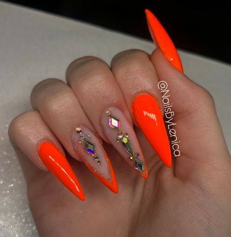 Bandana Nails, Neon Orange Nails, Orange Acrylic Nails, Neon Acrylic Nails, Neon Nail Designs, Orange Nail Designs, Matte Nails Design, Stiletto Nails Designs, Long Acrylic Nails Coffin