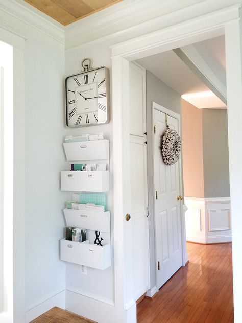 Get ORGANIZED! Turn a little corner in your room into a Command Center. #thdprospective - Free Plans Family Organisation, Diy Command Center, Awkward Corner, Command Center Kitchen, Front Foyer, Home Command Center, Dressing Design, Big Clock, Make A Decision