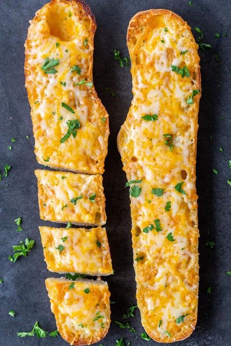 Cheesy Bread Recipe, Slow Cooker Jambalaya, Campbells Recipes, Baguette Recipe, Baguette Bread, Cheesy Zucchini, French Baguette, Cheesy Bread, Zucchini Bread Recipes