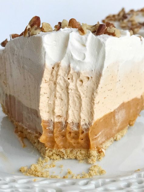 {no bake} Triple Layer Pumpkin Spice Pudding Pie - Together as Family Michoacan Food, Frozen Salad, Pumpkin Spice Pudding, No Bake Pie, Pumpkin Fluff, Classic Pumpkin Pie, Baking Recipes Pie, Fall Pies, No Bake Pumpkin Cheesecake