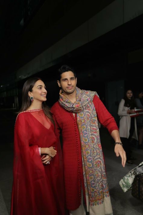 Siddharth Malhotra Wedding, Siddharth Malhotra, Vintage Bollywood Aesthetic, Wedding Kurta For Men, Wedding Dress Men, Traditional Indian Outfits, Vintage Bollywood, Love Couple Photo, Indian Aesthetic