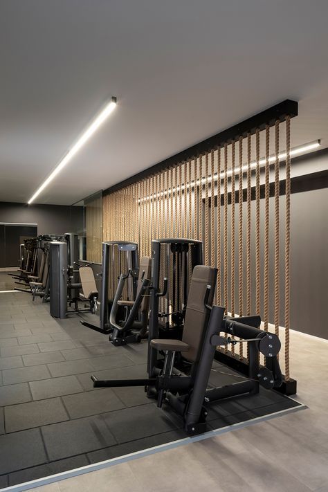 Boutique Gym Design, Gym Decorating Ideas, Mini Gym At Home, Ruang Gym, Mini Gym At Home Ideas, Commercial Gym Design, Boutique Gym, Gym Lighting, Fitness Studio Training